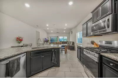 5432 W Lamona Avenue, Fresno, CA 93722 - Photo 9