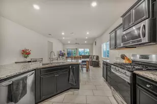 5432 W Lamona Ave, Fresno, CA 93722 - Photo 9
