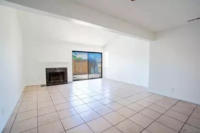 4885 N Backer Avenue #128, Fresno, CA 93726 - Photo 11