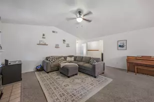 651 N Laverne Ave, Fresno, CA 93727 - Photo 9