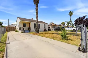 2486 S 10th St, Fresno, CA 93725 - Photo 3