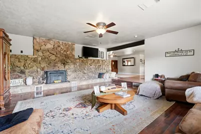 5308 E Mount Whitney Avenue, Laton, CA 93242 - Photo 25