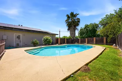 5308 E Mount Whitney Avenue, Laton, CA 93242 - Photo 39