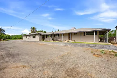 5308 E Mount Whitney Avenue, Laton, CA 93242 - Photo 7