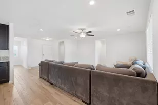2198 W Ambassador Wy, Hanford, CA 93230 - Photo 9