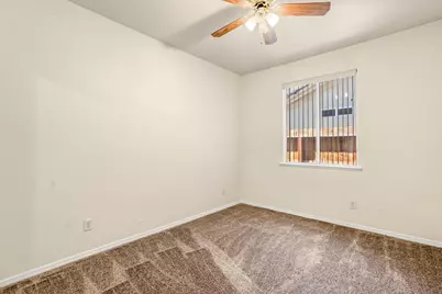 7633 N Hanna Avenue, Fresno, CA 93722 - Photo 19