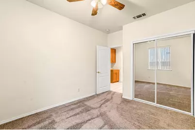 7633 N Hanna Avenue, Fresno, CA 93722 - Photo 23