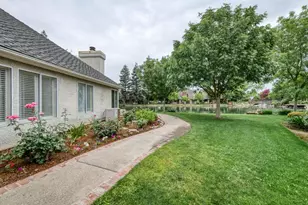 2977 W Pembrook, Fresno, CA 93711 - Photo 43
