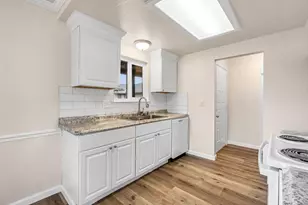 1595 N Pleasant Ave, Fresno, CA 93728 - Photo 11