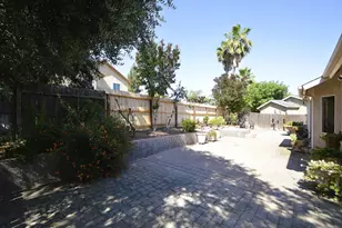 2976 E Christopher Dr, Fresno, CA 93720 - Photo 9