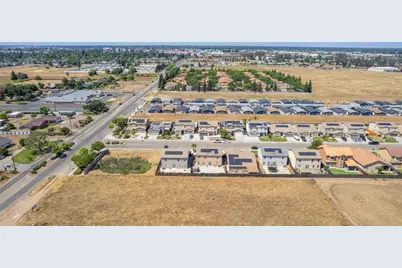 4367 W Saginaw Way, Fresno, CA 93722 - Photo 13