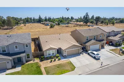 4367 W Saginaw Way, Fresno, CA 93722 - Photo 7