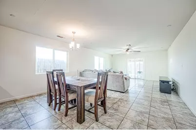 4367 W Saginaw Way, Fresno, CA 93722 - Photo 27