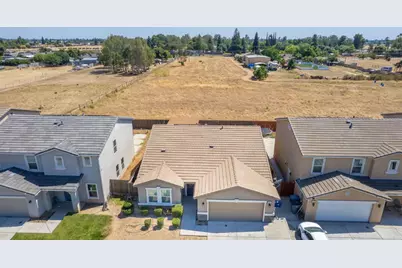 4367 W Saginaw Way, Fresno, CA 93722 - Photo 5