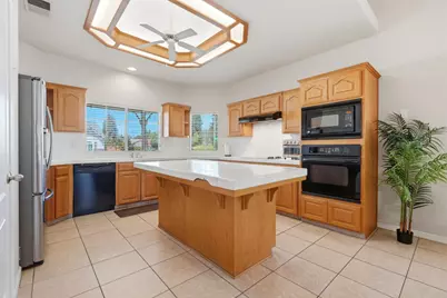 4651 W Morris Avenue, Fresno, CA 93722 - Photo 13
