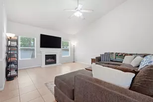 4651 W Morris Ave, Fresno, CA 93722 - Photo 9