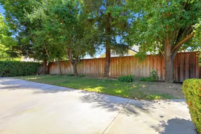 4651 W Morris Avenue, Fresno, CA 93722 - Photo 39