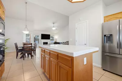 4651 W Morris Avenue, Fresno, CA 93722 - Photo 17
