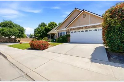 4651 W Morris Avenue, Fresno, CA 93722 - Photo 5