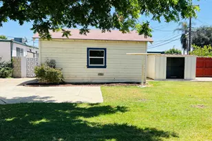 523 W Ivy St, Hanford, CA 93230 - Photo 31