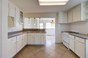 2477 S 9th St, Fresno, CA 93725 - Photo 3