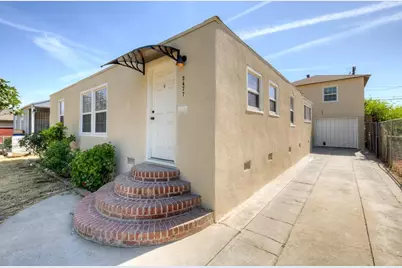 2477 S 9th Street, Fresno, CA 93725 - Photo 7