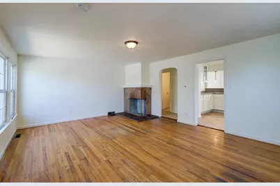 2477 S 9th Street, Fresno, CA 93725 - Photo 9