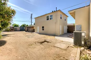 2477 S 9th St, Fresno, CA 93725 - Photo 27