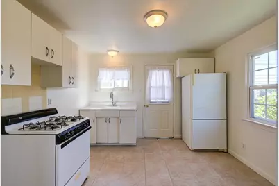 2477 S 9th Street, Fresno, CA 93725 - Photo 5