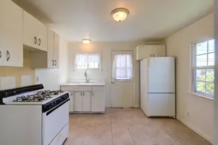 2477 S 9th St, Fresno, CA 93725 - Photo 5