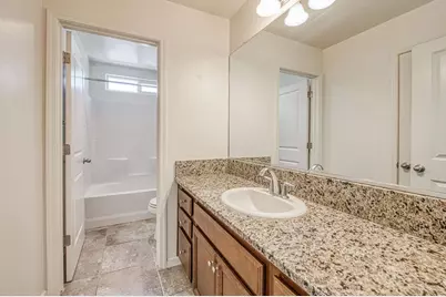 6336 N Santa Lucia Way, Fresno, CA 93722 - Photo 23