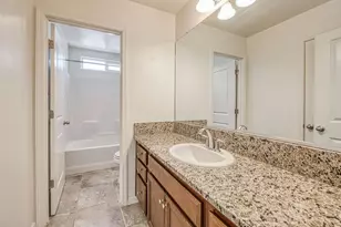 6336 N Santa Lucia Way, Fresno, CA 93722 - Photo 23