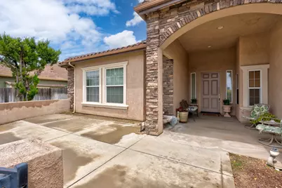 17028 Granite Falls Way, Madera, CA 93610 - Photo 5