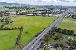 100 Orchard Ln, Petaluma, CA 94952 - Photo 3