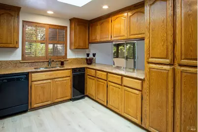 649 Whitney Court, Vacaville, CA 95687 - Photo 11