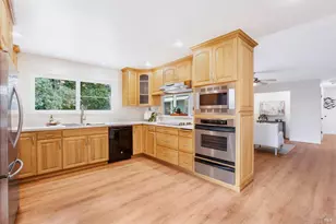 1060 Oakmont Ct, Napa, CA 94559 - Photo 15