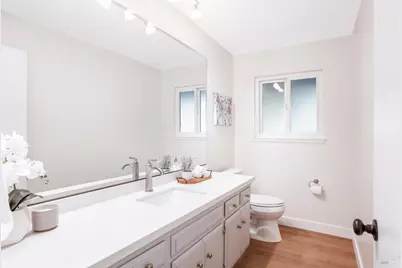 1060 Oakmont Court, Napa, CA 94559 - Photo 29