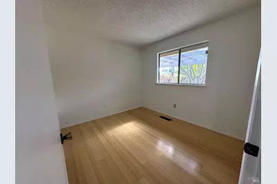 5001 Lakeview Circle, Fairfield, CA 94534 - Photo 5