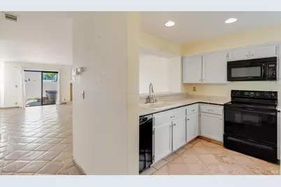 171 Nantucket Lane, Vallejo, CA 94590 - Photo 3