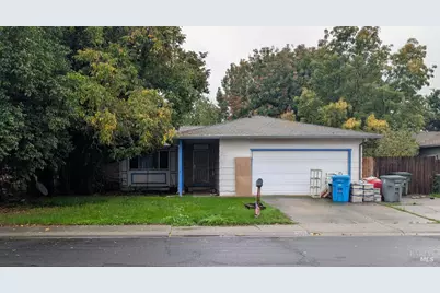 905 W F Street, Dixon, CA 95620 - Photo 1