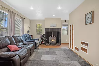 613 Marcia Lane, Suisun City, CA 94585 - Photo 5
