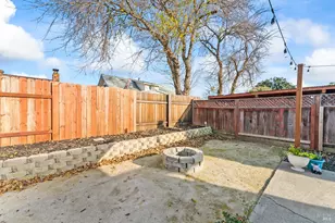 255 Bowline Dr, Vacaville, CA 95687 - Photo 35