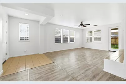 7256 Willow Creek Circle, Vallejo, CA 94591 - Photo 11