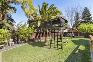 190 Waterford Dr, Vacaville, CA 95688 - Photo 37