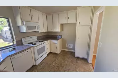 509 Lassen Avenue, Suisun City, CA 94585 - Photo 5