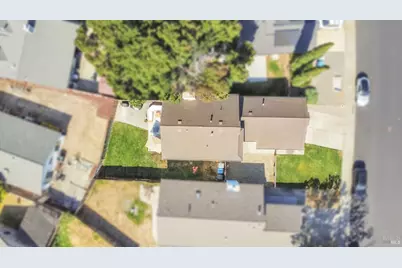 902 Meadowhawk Drive, Vacaville, CA 95687 - Photo 27