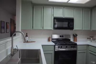 902 Meadowhawk Drive, Vacaville, CA 95687 - Photo 11