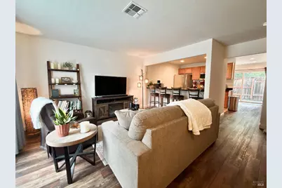 490 Edgewood Drive #5, Vacaville, CA 95688 - Photo 3