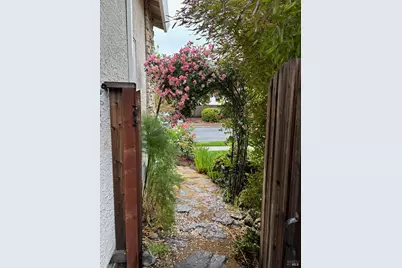 8539 Zinfandel Drive, Windsor, CA 95492 - Photo 5
