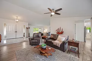 142 Hillview Dr, Vacaville, CA 95688 - Photo 9